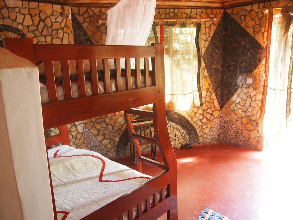 أروشا Songota Falls Lodge الغرفة الصورة